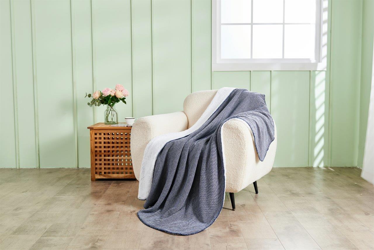 Gracin Flannel Knitted Throws